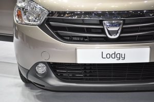 Dacia-Lodgy-Bouclier-av