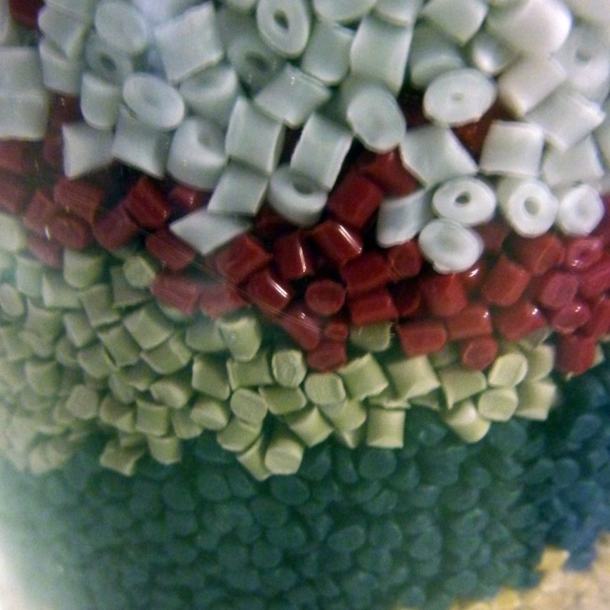 Granulé-plastique-2-870x870.jpg